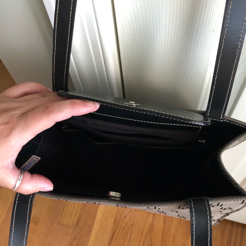 🌸Dooney & Bourke Signature Purse🌸 - Picture 6 of 16